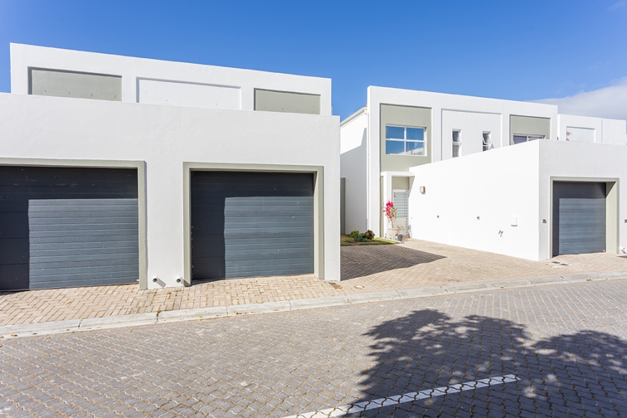 2 Bedroom Property for Sale in Parklands North Western Cape
